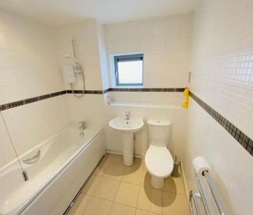 2 bedroom apartment to rent - Photo 3