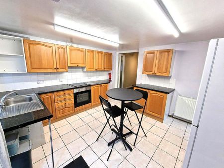 4 bedroom terraced house to rent - Photo 2