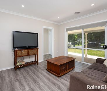 FANTASTIC FAY - Photo 2