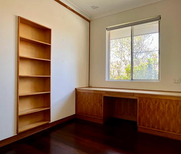 Spacious 3-Bedroom Home - Freshly Painted & Newly Polished Wooden F... - Photo 3