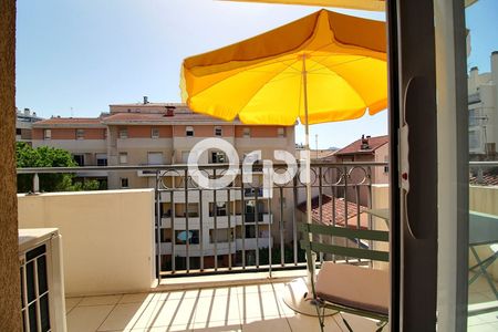 Appartement 3 pièces 58m2 MARSEILLE 10EME 1 090 euros - Photo 5