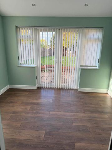 3 bedroom semi-detached house to rent - Photo 2