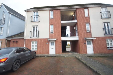 1 bedroom Apartment to let - Photo 2