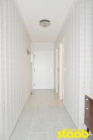 ÜBER DEN DÄCHERN MAINASCHAFFS ***RENOVIERTE 2-ZIMMERWOHNUNG MIT EINBAUKÜCHE UND LOGGIA - Foto 2