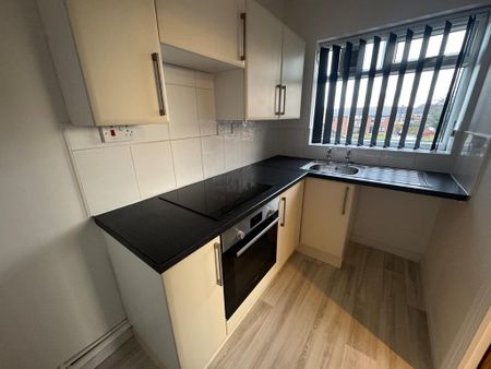 2 bedroom flat to rent - Photo 4