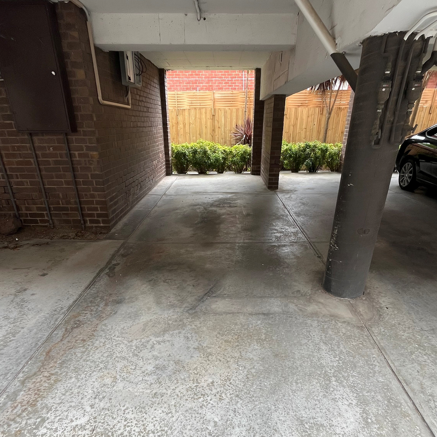 Unit 5, 13 Hartpury Avenue, Elwood, VIC - Photo 1