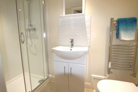 1 bedroom semi-detached house to rent - Photo 4