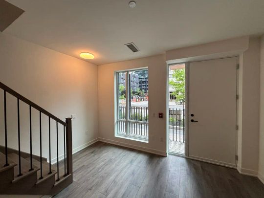 Line 5 Condos — Suite TH125 - Photo 1
