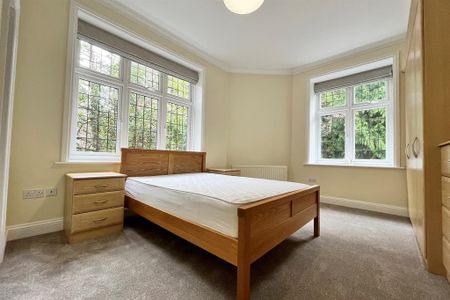 3 bedroom flat to rent - Photo 5