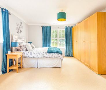 5 bedroom detached house to rent - Photo 4