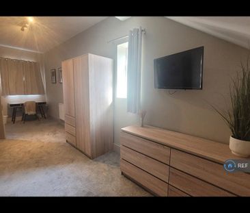 1 bedroom in a house share to rent - Photo 5