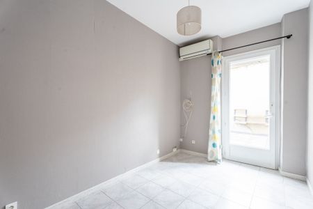 Appartement 3 pièces 69m2 MARSEILLE 3EME 880 euros - Photo 3