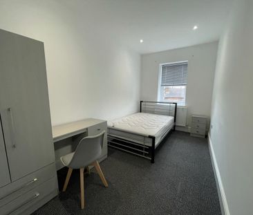 1 bedroom in a house share to rent - Photo 4