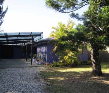 Beachside Suffolk Family Home - Photo 3
