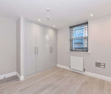 A beautifully presented two bedroom ground floor apartment, central... - Photo 1