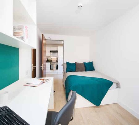 Two Bed Apartment Silver (Shared) - Photo 4