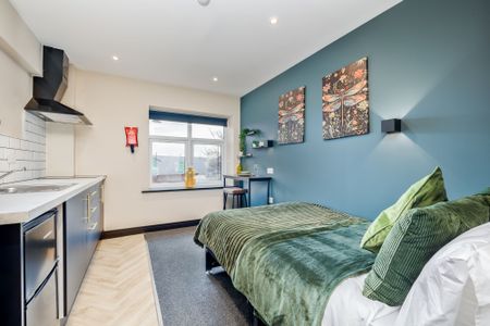 Crown House, Nuneaton, CV11 4BX - Photo 2