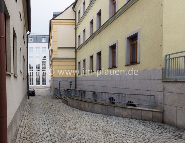 Zentrale 2-Zimmer-Dachgeschosswohnung in Auerbach – frisch renoviert & sofort beziehbar! - Photo 1