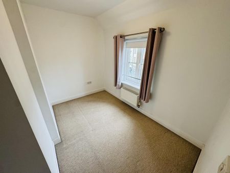 3 bedroom terraced house to rent - Photo 4