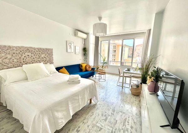Rented HALF SEASON from 1/10/2025-30/04/2026 BEAUTIFUL APARTMENT IN THE HEART OF TORREMOLINOS CENTER.