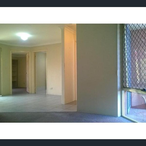Nice House in BEST Location! Pets Allowed. Walk to Shops, Trains, Cafe Strip, Everything! - Photo 1