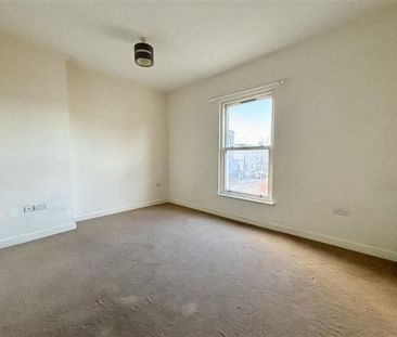 Bath Road, Cheltenham, GL53 - Photo 3