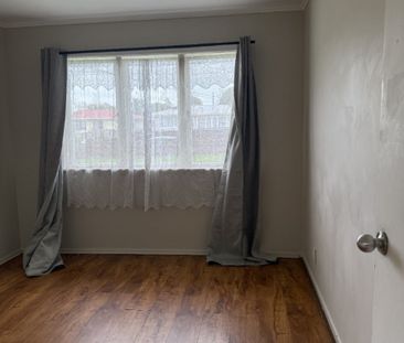 Family Home in Balfour - Photo 2