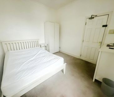 6 bedroom house share to rent - Photo 1