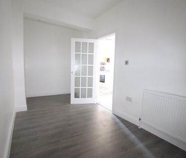 4 bedroom terraced house to rent - Photo 6