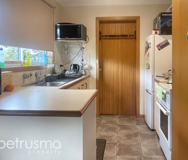 Spacious Unit in Convenient Location - Photo 1