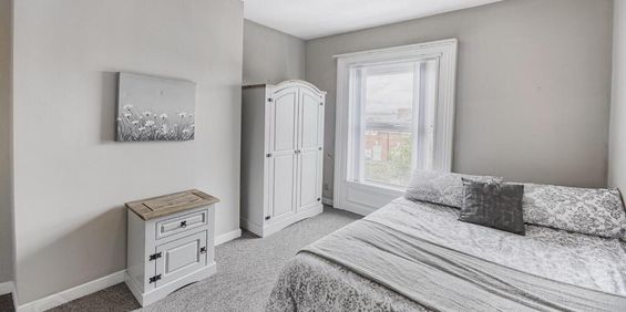 Room 7, 157 University Street, Belfast, BT7 1HR - Photo 3