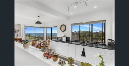 Charming Family Home with Sea Views - Photo 5