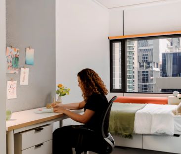 Single Bedroom – share bathroom - Photo 3