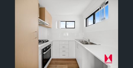 Private Upstairs Living – 2x1 Townhouse in Prime Beckenham Location - Photo 2