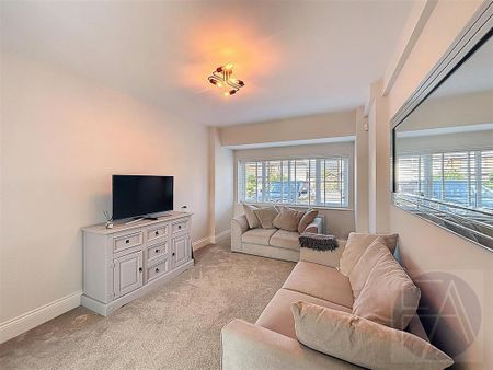 3 bedroom semi-detached house to rent - Photo 2