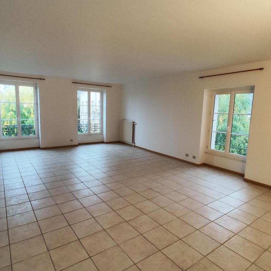Location Appartement 4 pièces 110m² POITIERS 86000 - Photo 1
