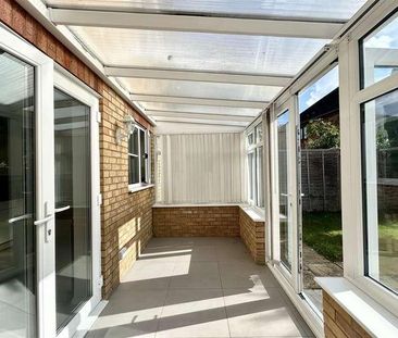 Heathcote Gardens, Harlow, CM17 - Photo 4