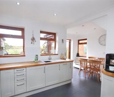3 bedroom terraced house to rent - Photo 2