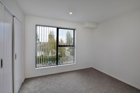 Spacious and Sunny house in heart of Mt Albert - Photo 3