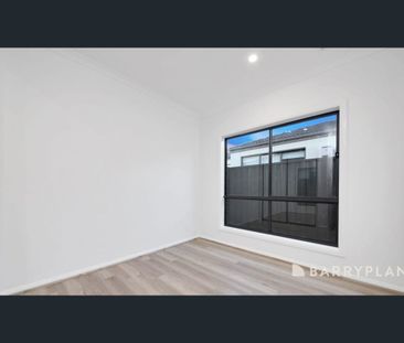 Spacious & Comfortable Home with Year-Round Comfort - Photo 3