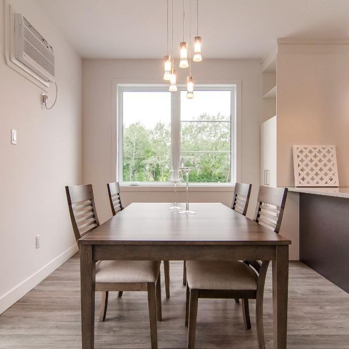 MAGNIFIQUE appartement style condo 4 1/2 sur le golf de VALLEYFIELD - Photo 1