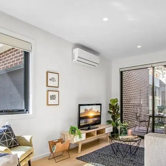 “Stylish Townhouse for Lease in Glenroy” - Photo 1