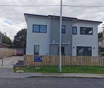 The beautiful new 4-bedroom home is located in the heart of Manurewa - Photo 4