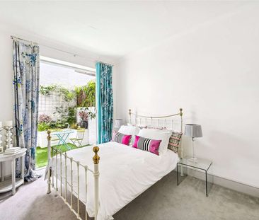 A charming one bedroom apartment with a private patio garden. - Photo 6