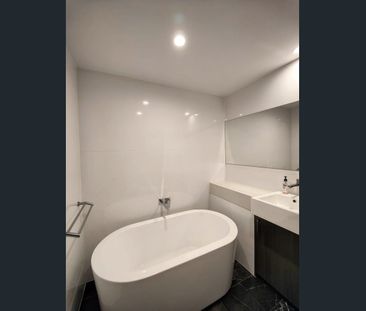 1 Bedroom + Study ( Can be used as second bedroom ) - Photo 6