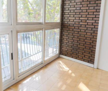 Bright room with double bed for rent in Delicias - Photo 6