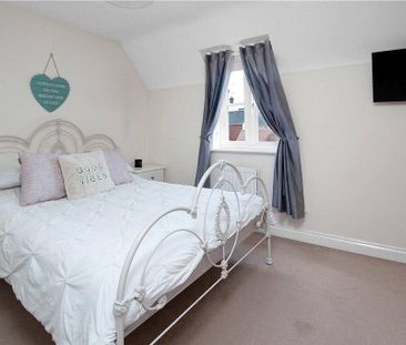 2 bedroom semi-detached house to rent - Photo 2