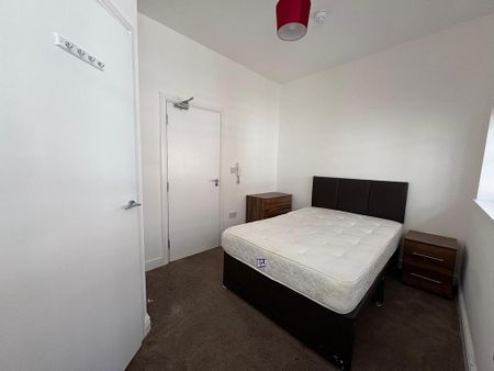 1 bedroom in a house share to rent - Photo 4