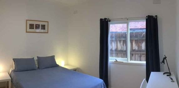 Room 3 (Non Ensuite) - Photo 2