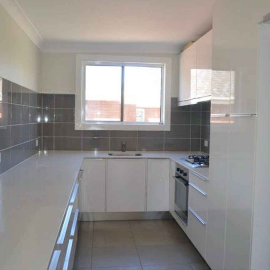 Killarney Vale - Photo 1